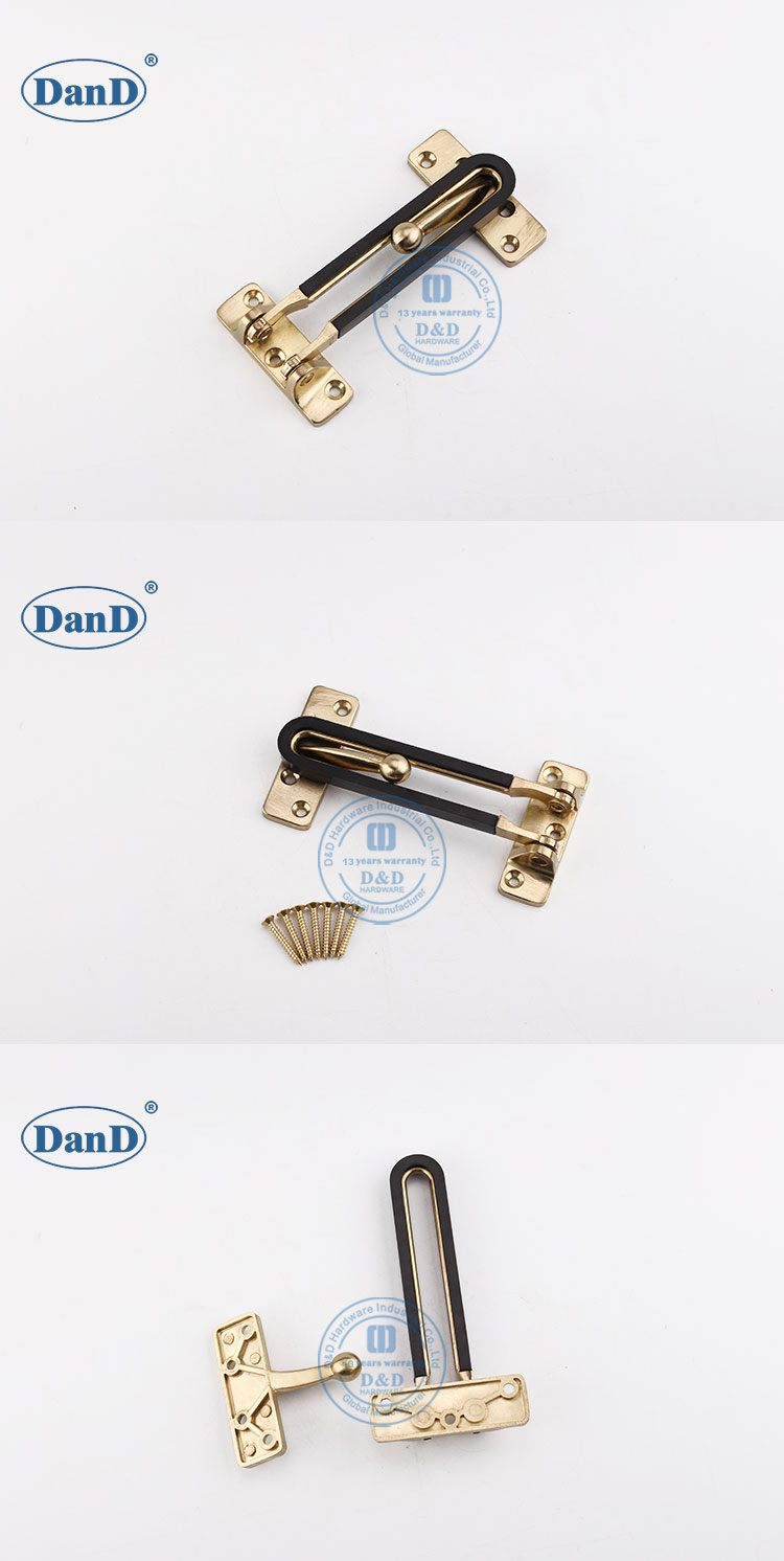 Người gác cửa vàng