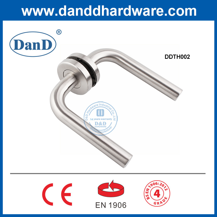 tay nắm cửa bên trong